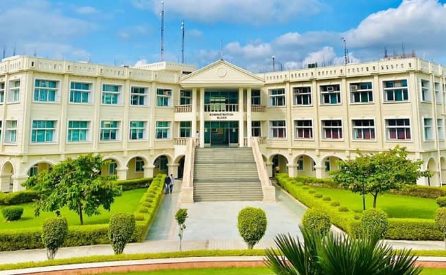 noida-international-university-niu-0022-infra8-infrastructure