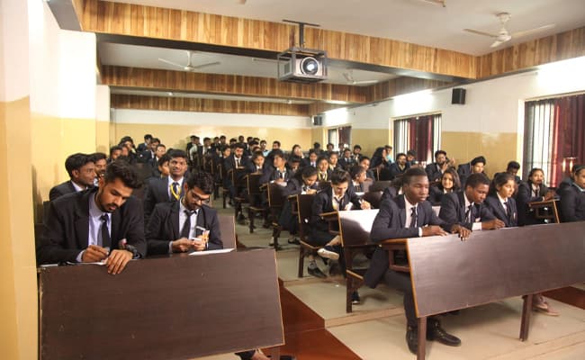 om-sterling-global-university-osgu-classroom-0001-layer-3-classroom
