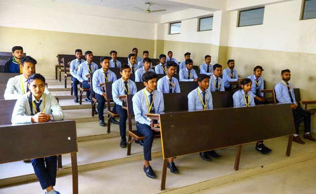 om-sterling-global-university-osgu-classroom-0002-layer-2-classroom