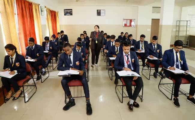 om-sterling-global-university-osgu-classroom-0003-layer-1-classroom