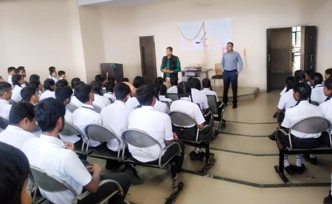 op-jindal-university-opju-classroom-0001-layer-4-classroom