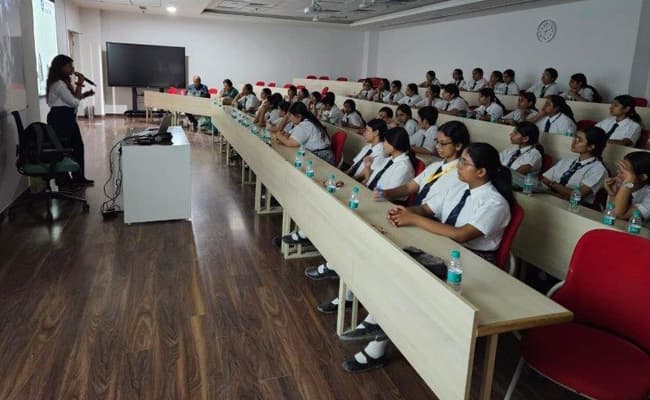 op-jindal-university-opju-classroom-0002-layer-3-classroom