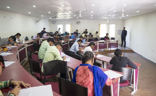 op-jindal-university-opju-classroom-0004-layer-1-classroom