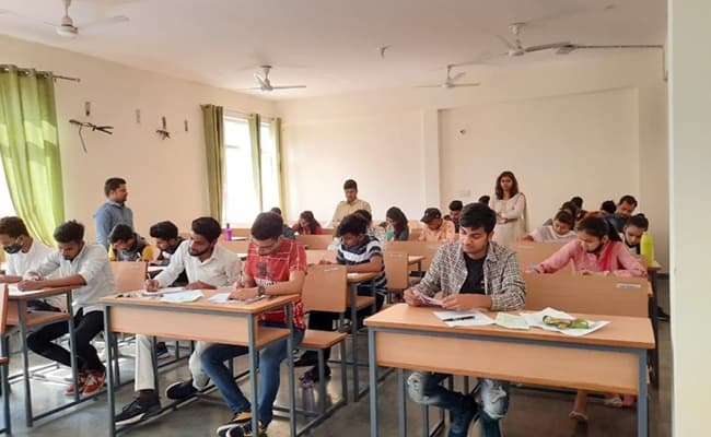 orlean-college-of-pharmacy-0001-class4-classroom