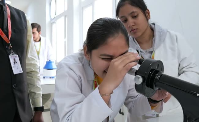 orlean-college-of-pharmacy-0005-labs5-lab