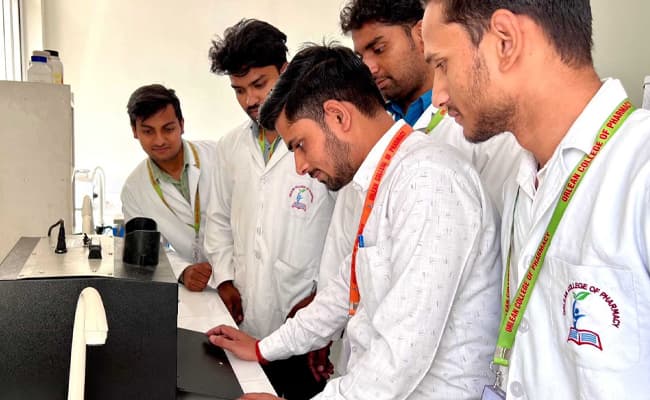 orlean-college-of-pharmacy-0006-labs4-lab