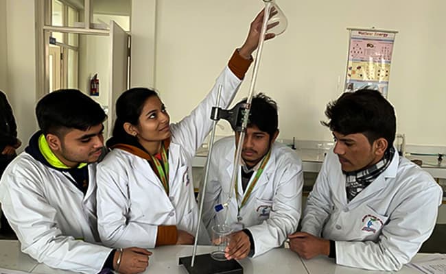orlean-college-of-pharmacy-0009-labs1-lab