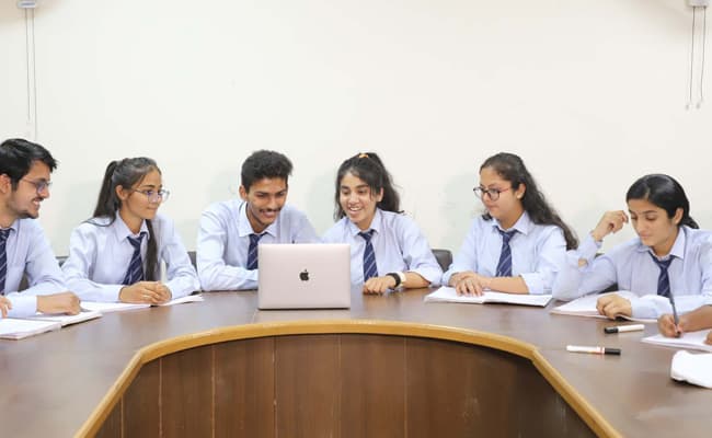poddar-group-of-institutions-0000-class5-classroom