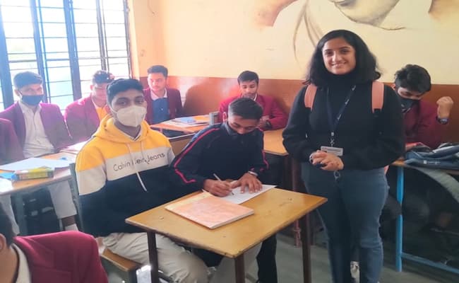 poddar-group-of-institutions-0001-class4-classroom