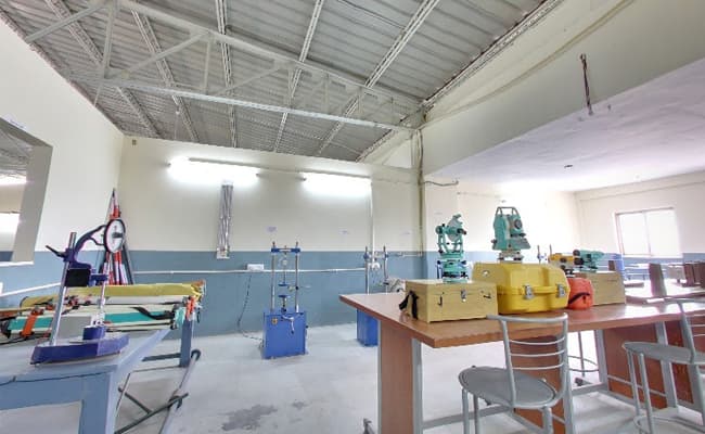 raffles-university-1-lab