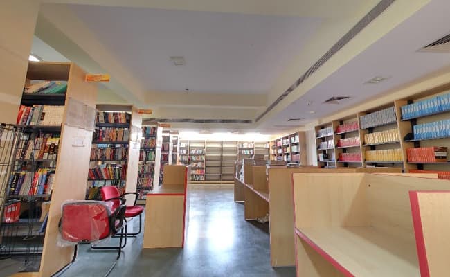 raffles-university-13-classroom