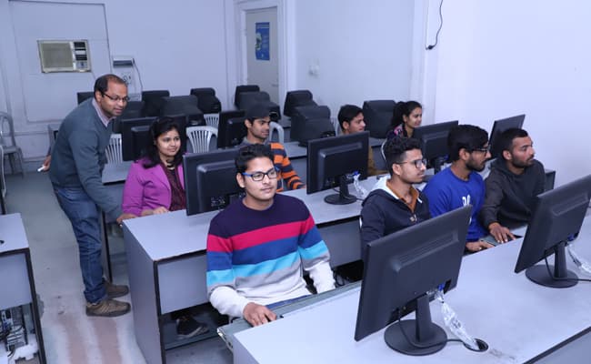 rajasthan-swayat-shasan-mahavidyalaya-rssm-0000-class5-classroom