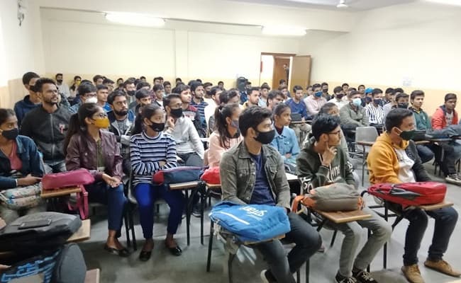 rajasthan-swayat-shasan-mahavidyalaya-rssm-0001-class4-classroom