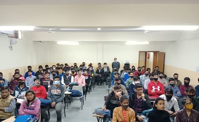 rajasthan-swayat-shasan-mahavidyalaya-rssm-0002-class3-classroom