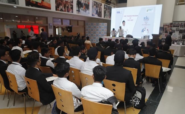 rig-institute-of-hospitality-and-management-0004-class1-classroom