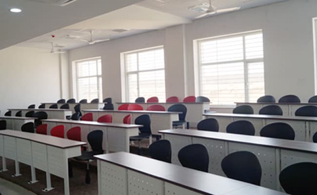 rnb-global-university-rnbgu-0000-class5-classroom