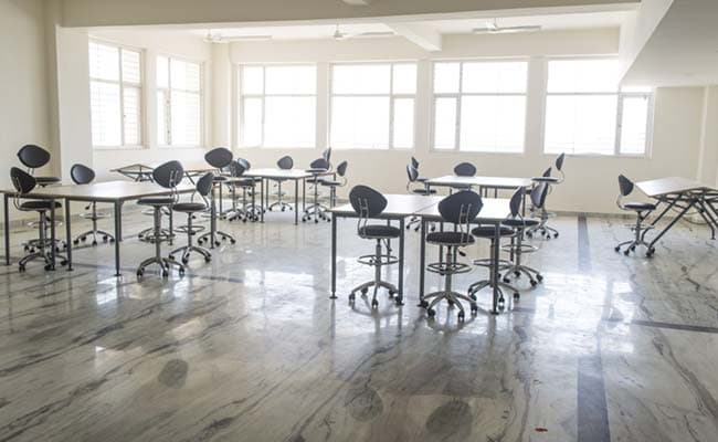 rnb-global-university-rnbgu-0001-class4-classroom