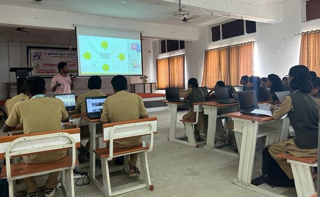 s-0001-class4-classroom