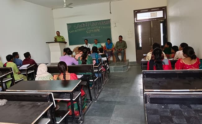 sandip-university-classroom-0000-layer-4-classroom