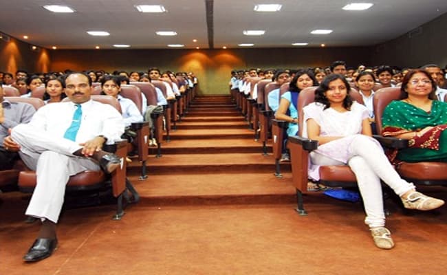 sanjay-rungta-group-of-institutions-srgi-classroom-0002-layer-2-classroom