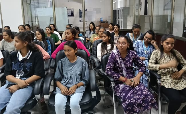 sankalchand-patel-university-spu-classroom-0001-layer-4-classroom