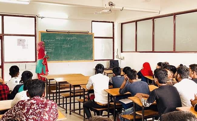 sankalchand-patel-university-spu-classroom-0003-layer-2-classroom