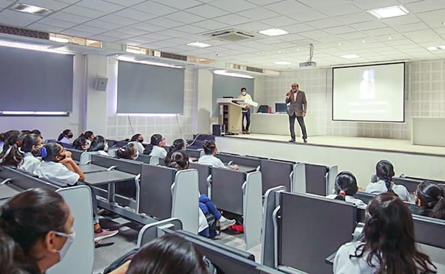 sankalchand-patel-university-spu-classroom-0004-layer-1-classroom