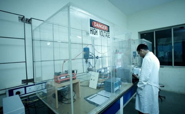 sastra-university-10-lab