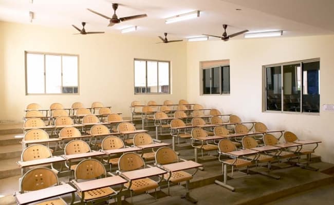 sastra-university-8-classroom
