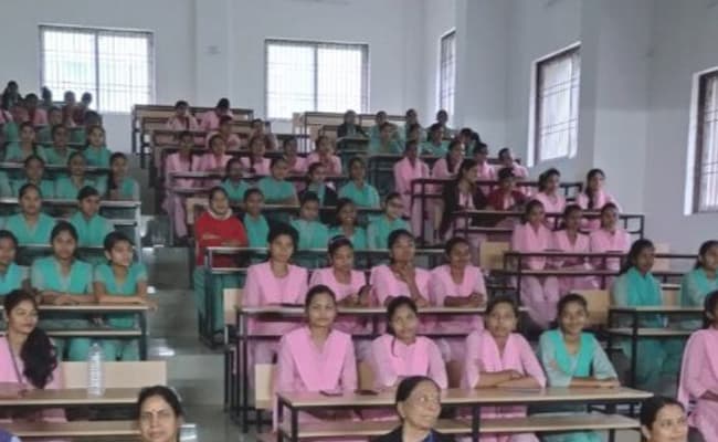 sbr-government-womens-college-1-classroom