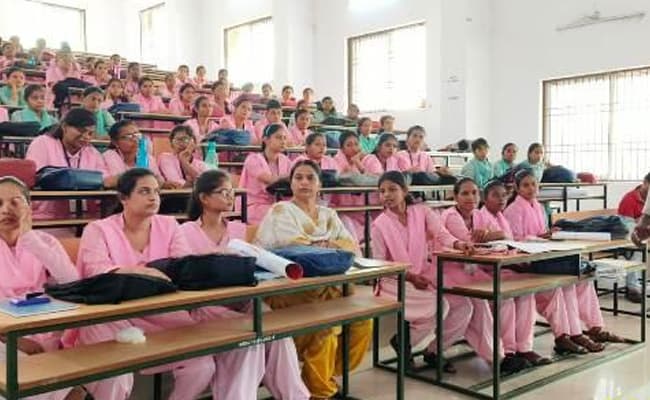 sbr-government-womens-college-3-classroom