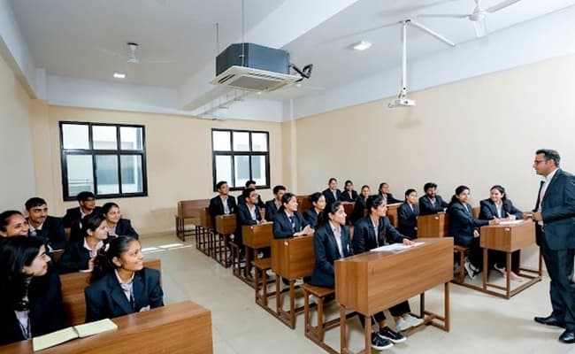 sgt-university-0004-class1-classroom