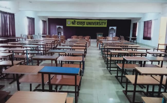 shri-davara-university-classroom-0001-layer-9-classroom