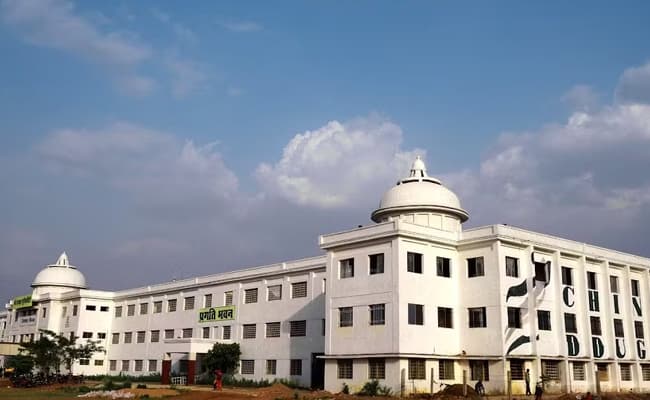shri-davara-university-infra-0004-layer-1-infrastructure