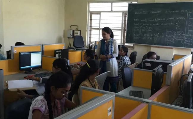 sigma University, Uadodara Classroom 5.webp