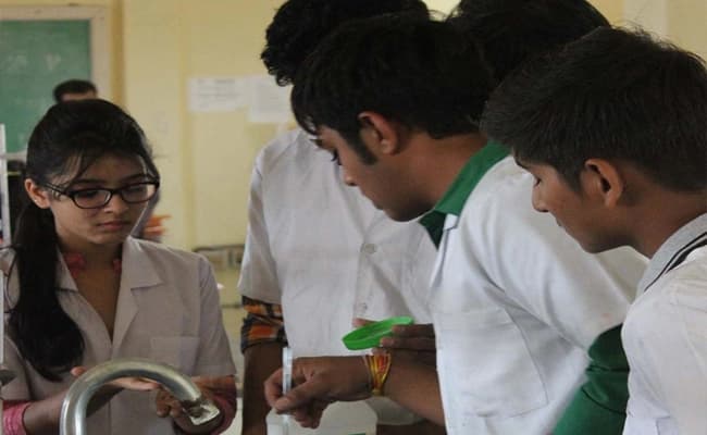 sigma University, Uadodara Labs 1.webp