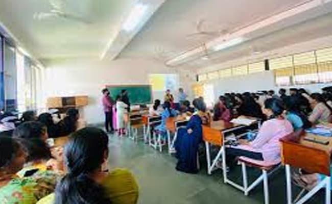 sr-university-sru-classroom-0000-layer-3-classroom