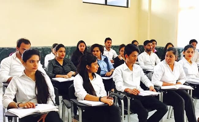 sri-sukhmani-institute-of-management-dwarka-ssim-0001-class1-classroom