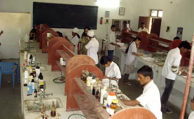 sri-venkateshwara-college-of-pharmacy-svcp-7-lab