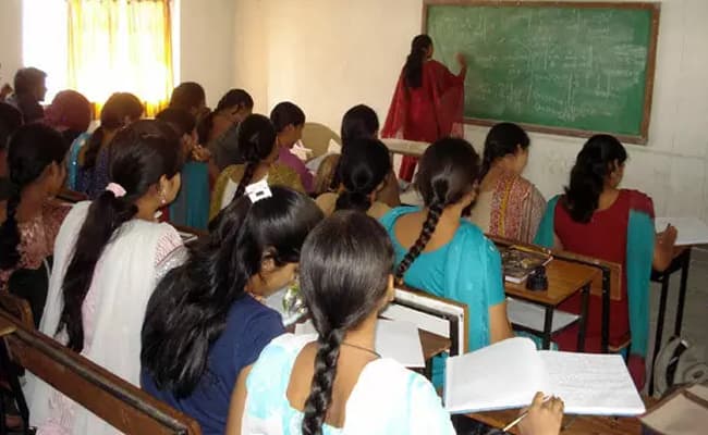 sri-venkateshwara-college-of-pharmacy-svcp-9-classroom