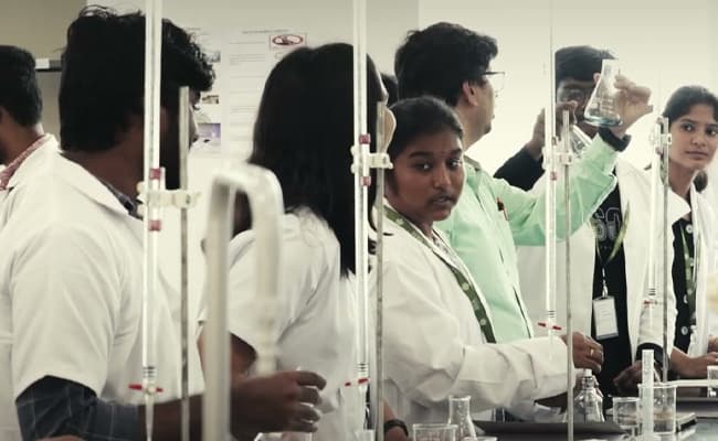 srm-university-amaravati-lab-0003-layer-2-lab