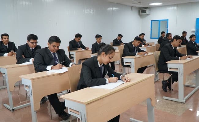 srm-university-sonepat-classroom-0003-layer-16-classroom