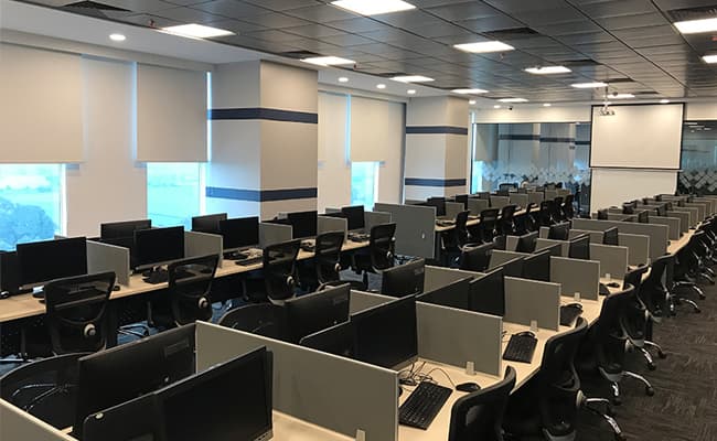 srm-university-sonepat-lab-0004-layer-6-labs