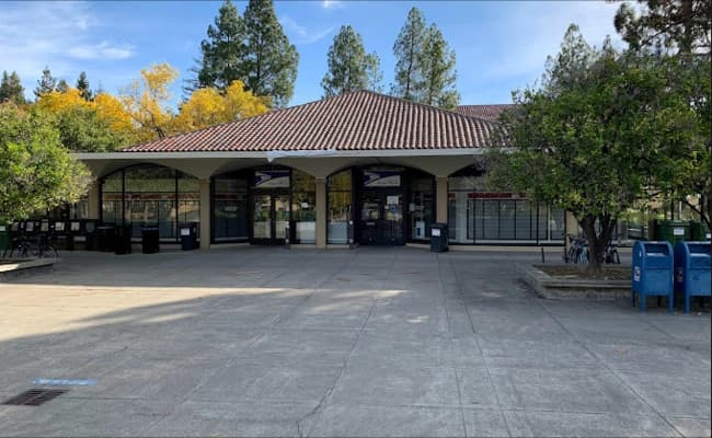 stanford-university-stanford-12-ground.webp