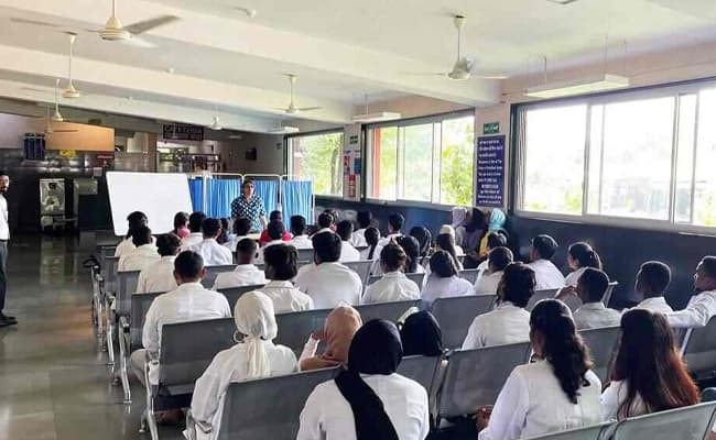 starex-university-0000-class4-classroom