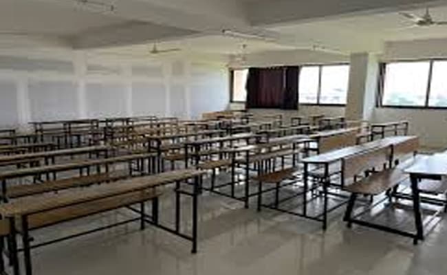 swaminarayan-university-classroom-0003-layer-1-classroom