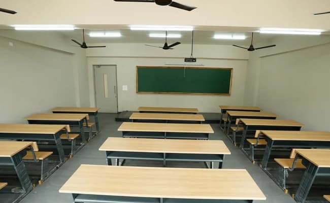 takshashila-university-tu-classroom-0001-layer-3-classroom