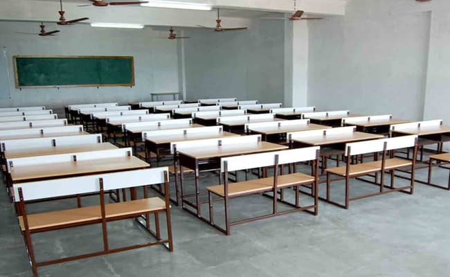 takshashila-university-tu-classroom-0003-layer-1-classroom
