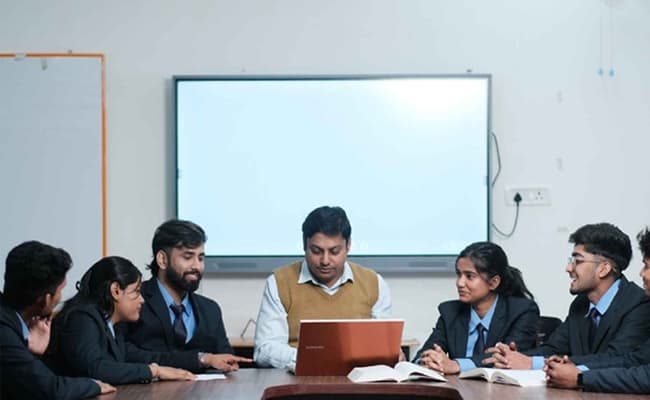 techno-india-university-tripura-classroom-0002-layer-1-classroom