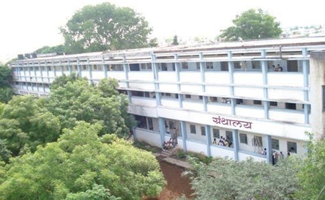 tuljaram-chaturchand-college-of-arts-science-commerce-tcc-0005-infra4-infrastructure
